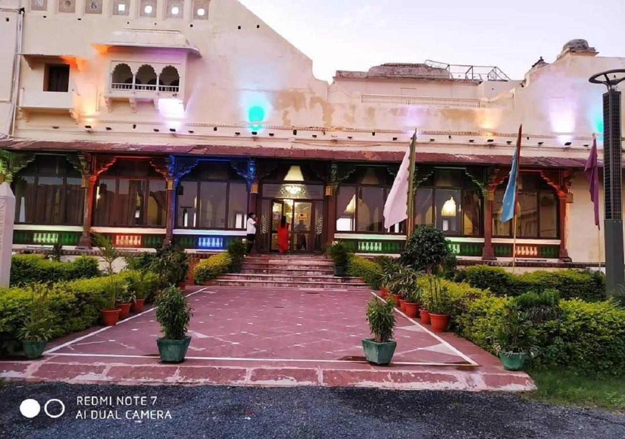 מלון Mpt Sheesh Mahal, אורצ'ה מראה חיצוני תמונה