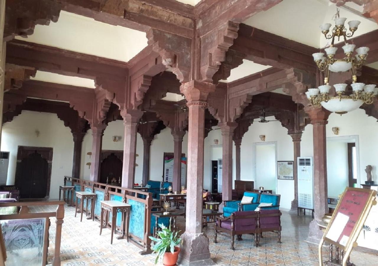 מלון Mpt Sheesh Mahal, אורצ'ה מראה חיצוני תמונה