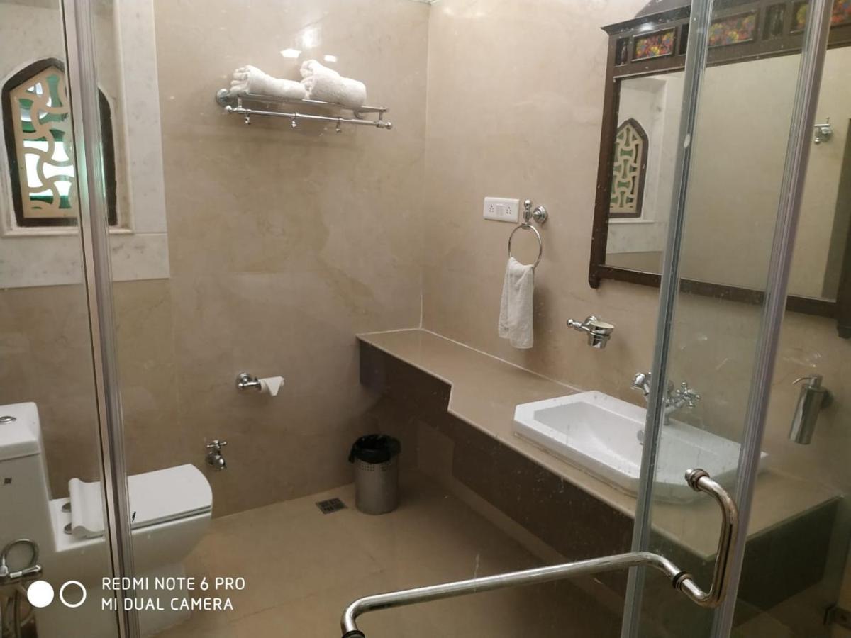 מלון Mpt Sheesh Mahal, אורצ'ה מראה חיצוני תמונה