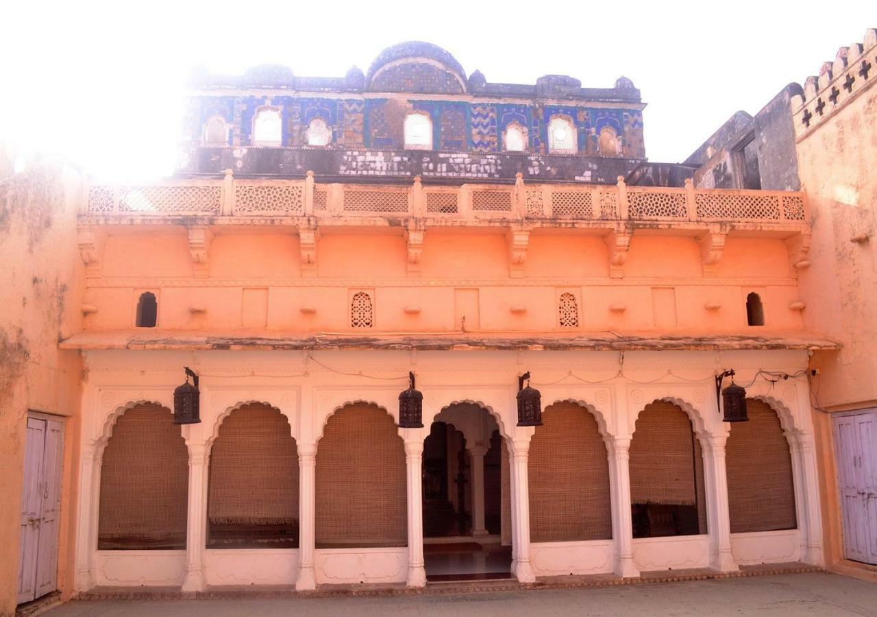 מלון Mpt Sheesh Mahal, אורצ'ה מראה חיצוני תמונה